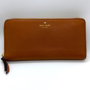Kate Spade
Larchmont Avenue Neda Pebble Leather